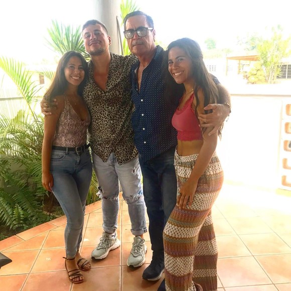 Meet your Posher, Rey - Picture 1 of 1